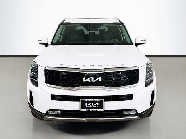 Photo of 2022 Glacial White Pearl Kia Telluride