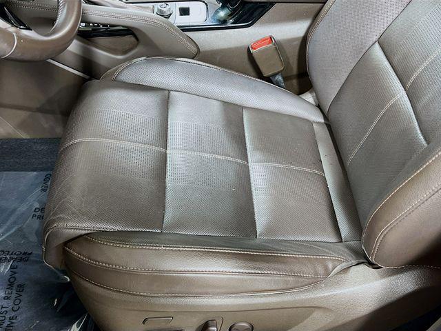 Photo of 2022 Glacial White Pearl Kia Telluride