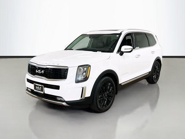 Photo of 2022 Glacial White Pearl Kia Telluride