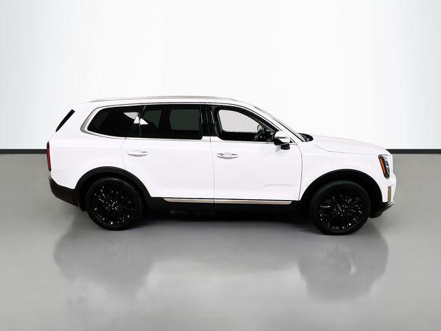 Photo of 2022 Glacial White Pearl Kia Telluride
