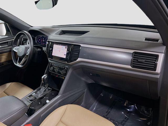 Photo of 2020 Ebony Black Volkswagen Atlas Cross Sport