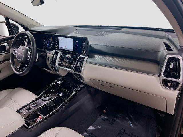 Photo of 2023 Aurora Black Kia Sorento Hybrid