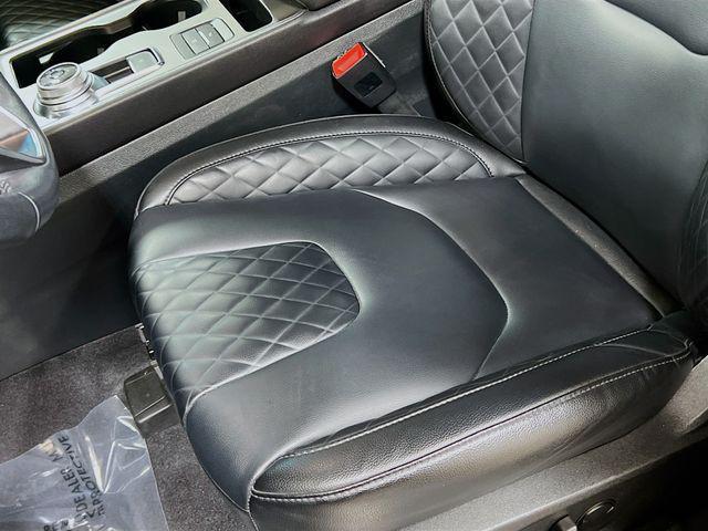 Photo of 2024 Silver Metallic Ford Edge