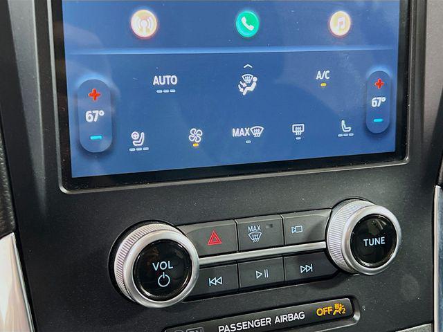 Photo of 2024 Silver Metallic Ford Edge