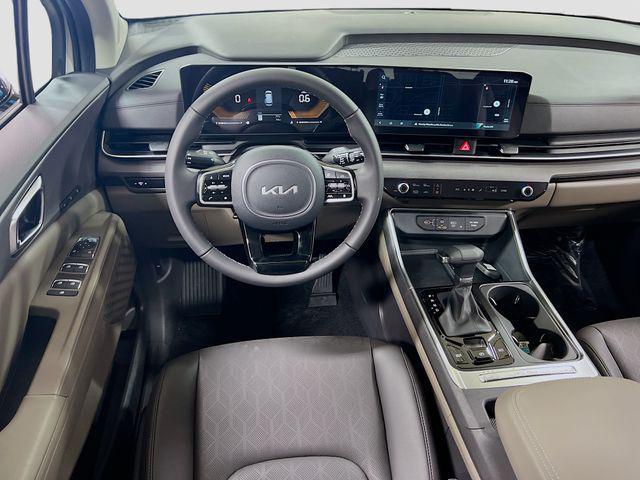 Photo of 2026 Snow White Kia Carnival