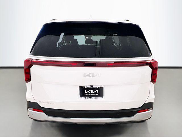 Photo of 2026 Snow White Kia Carnival