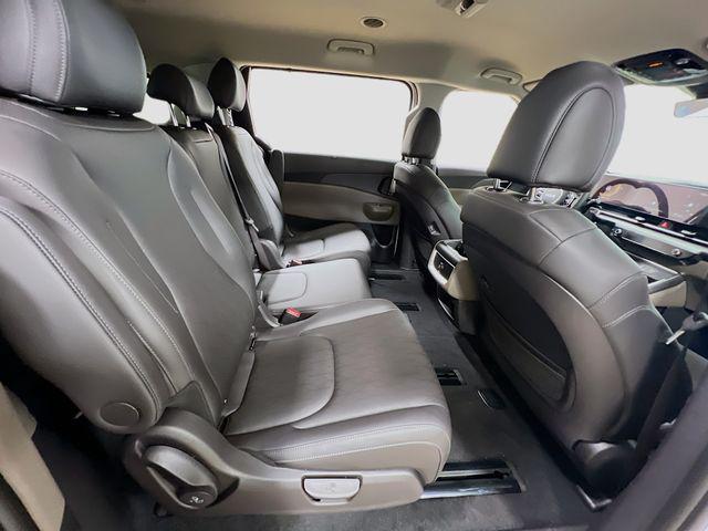 Photo of 2026 Snow White Kia Carnival