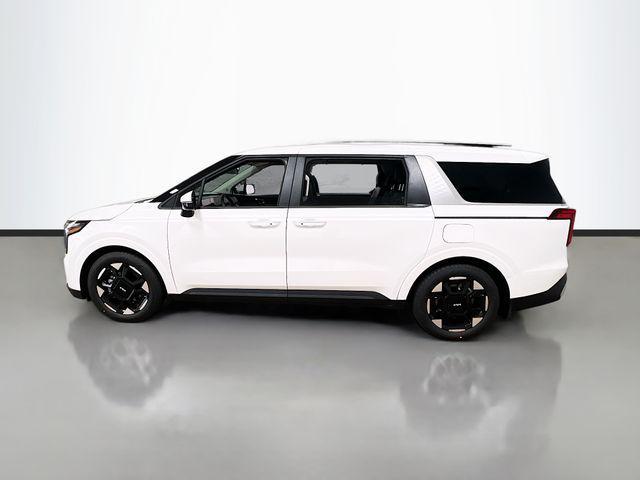 Photo of 2026 Snow White Kia Carnival
