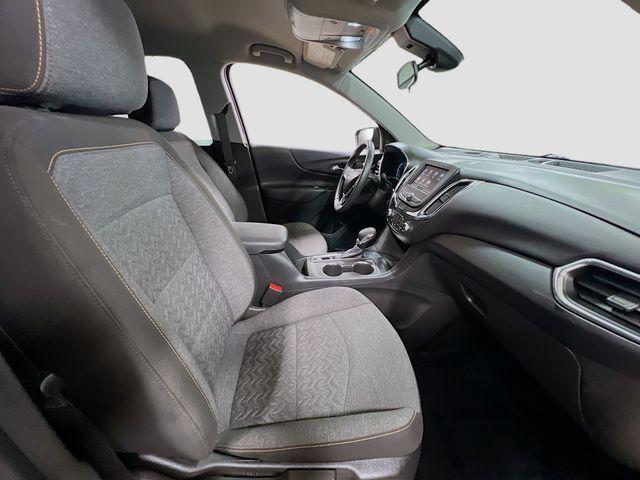 Photo of 2022 Mosaic Black Metallic Chevrolet Equinox
