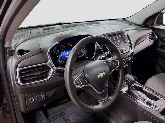 Photo of 2022 Mosaic Black Metallic Chevrolet Equinox