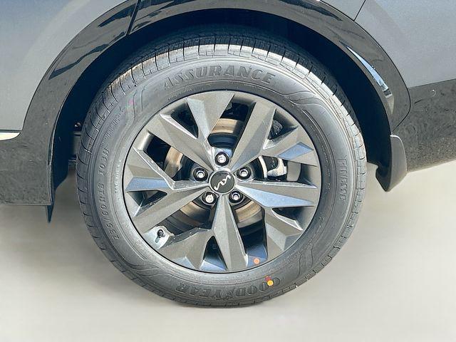 Photo of 2025 Shadow Matte Gray Kia Sportage Hybrid