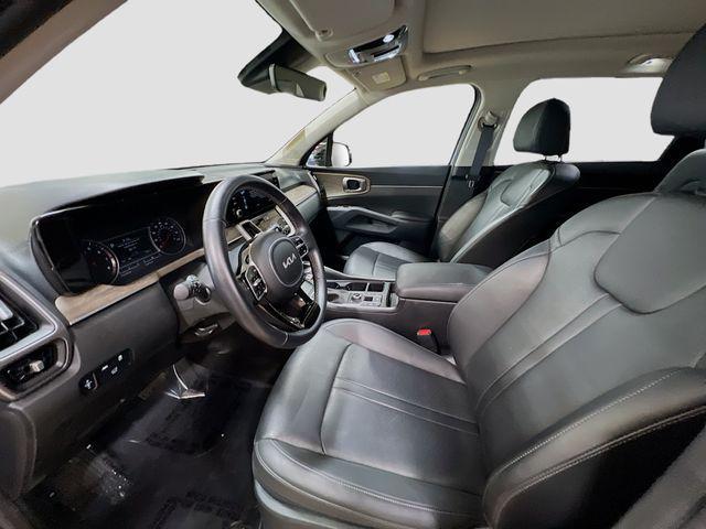 Photo of 2023 Wolf Gray Kia Sorento