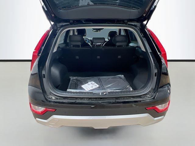 Photo of 2025 Aurora Black Pearl Kia Niro Plug-In Hybrid