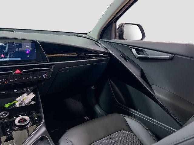 Photo of 2025 Aurora Black Pearl Kia Niro Plug-In Hybrid