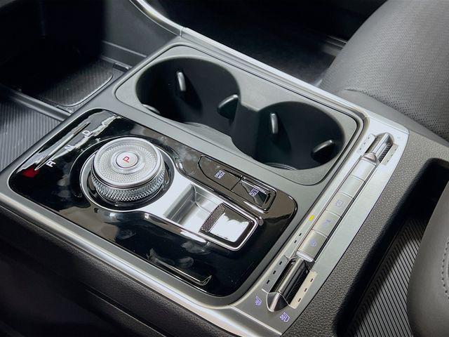 Photo of 2025 Ceramic Silver Kia Carnival Hybrid
