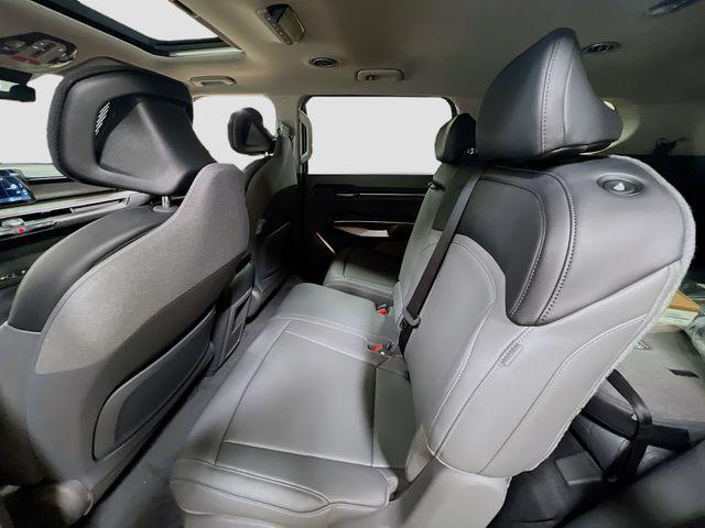 Photo of 2026 Ivory Kia EV9