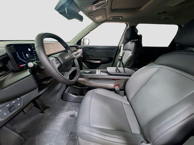 Photo of 2026 Ivory Kia EV9