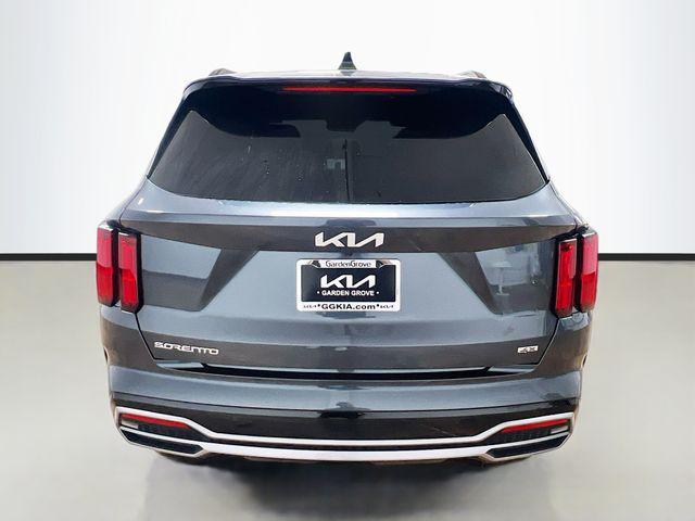 Photo of 2023 Gravity Grey Kia Sorento
