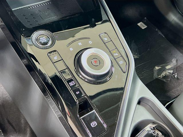 Photo of 2025 Cityscape Green Kia Niro Plug-In Hybrid