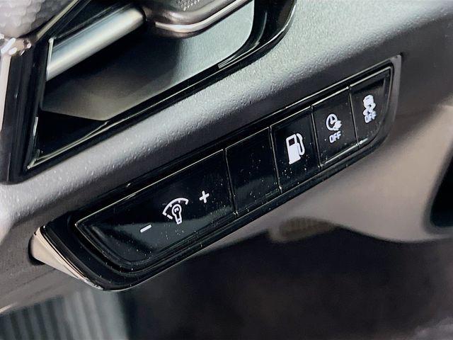 Photo of 2025 Cityscape Green Kia Niro Plug-In Hybrid