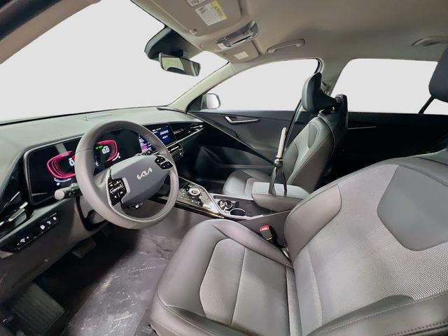 Photo of 2025 Cityscape Green Kia Niro Plug-In Hybrid
