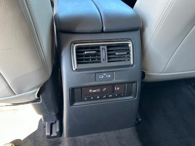 Photo of 2024 Platinum Quartz Metallic Mazda CX-90