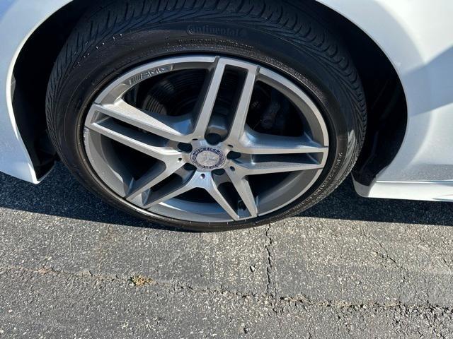 Photo of 2014 White Mercedes-Benz E-Class