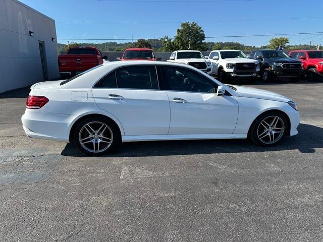 Photo of 2014 White Mercedes-Benz E-Class