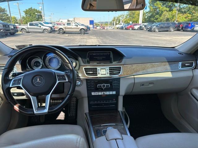 Photo of 2014 White Mercedes-Benz E-Class