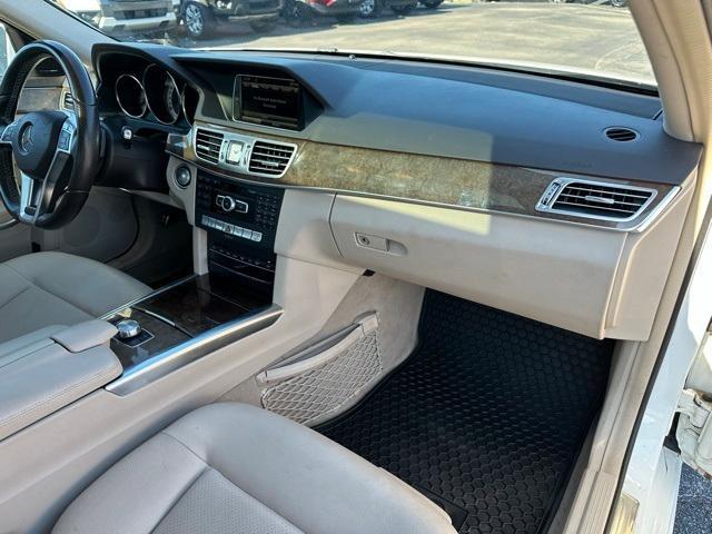 Photo of 2014 White Mercedes-Benz E-Class