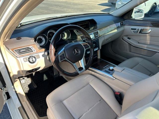 Photo of 2014 White Mercedes-Benz E-Class