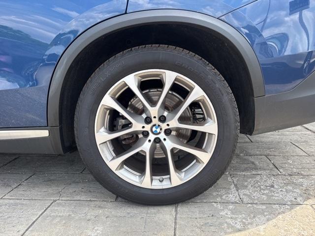 Photo of 2022 Phytonic Blue Metallic BMW X5