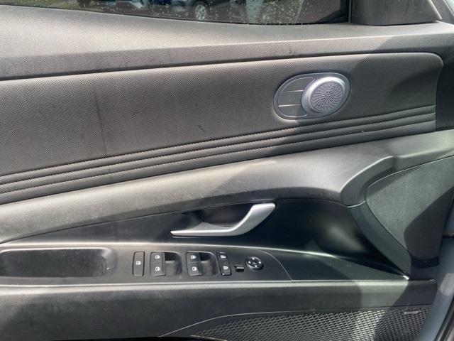 Photo of 2023 Electric Shadow Hyundai ELANTRA HEV
