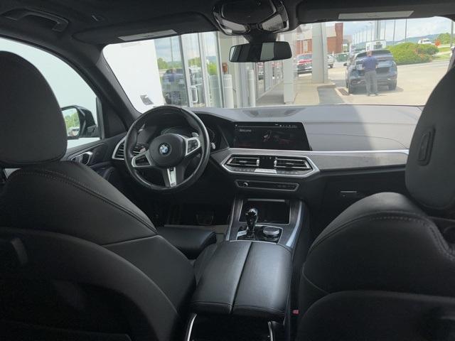 Photo of 2022 Mineral White Metallic BMW X5