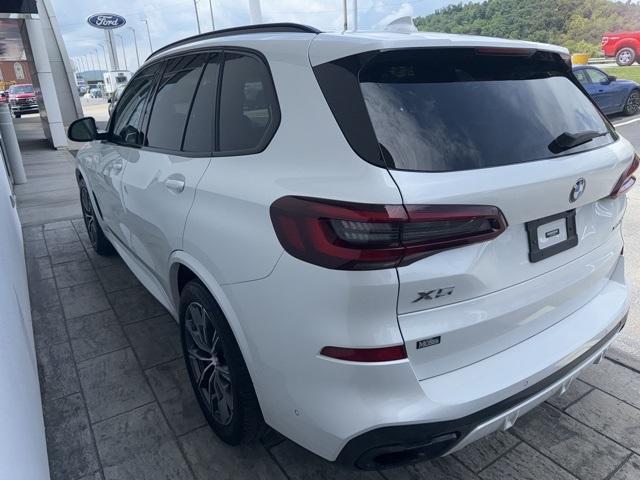 Photo of 2022 Mineral White Metallic BMW X5