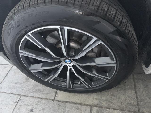 Photo of 2022 Mineral White Metallic BMW X5