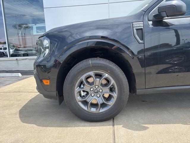 Photo of 2025 Shadow Black Ford Maverick