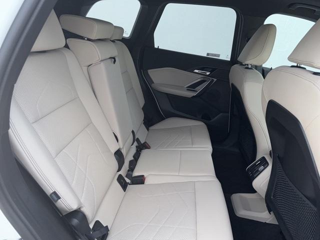 Photo of 2023 Alpine White BMW X1