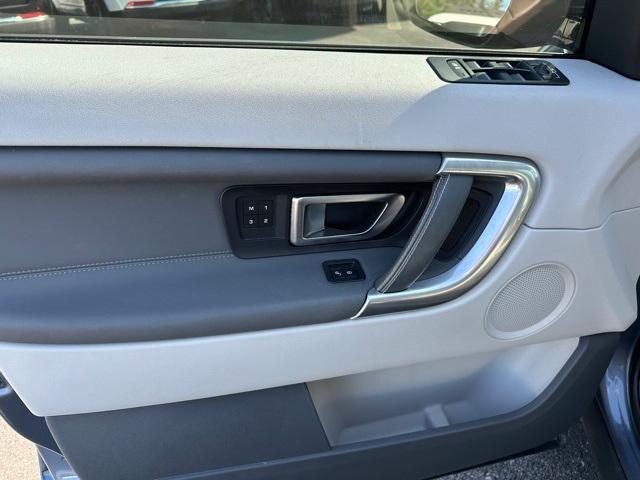 Photo of 2019 Byron Blue Land Rover Discovery Sport