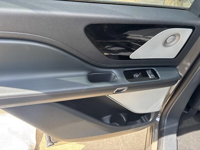 Photo of 2025 Harbor Gray Lincoln Aviator