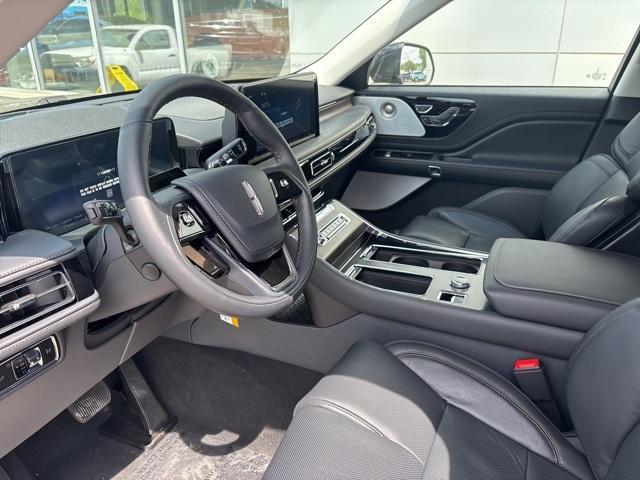 Photo of 2025 Harbor Gray Lincoln Aviator