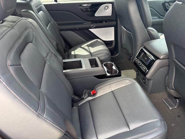 Photo of 2025 Harbor Gray Lincoln Aviator
