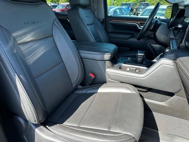 Photo of 2023 Onyx Black GMC Sierra 1500