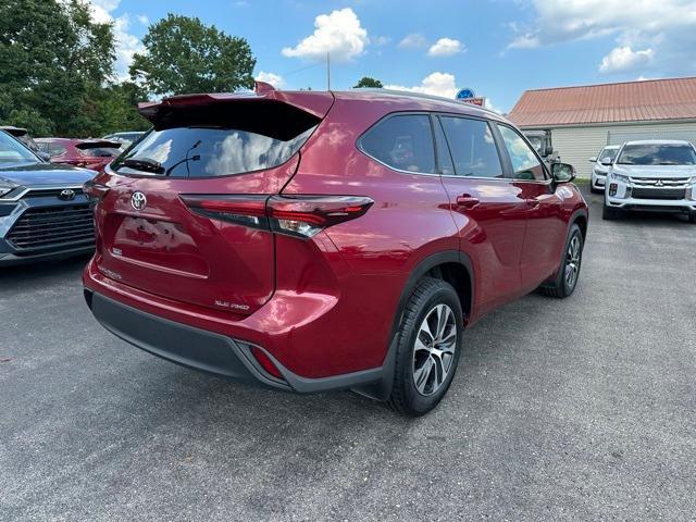 Photo of 2024 Gray Toyota Highlander