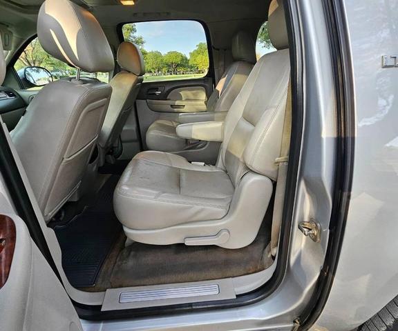 Photo of 2013 Silver Ice Metallic Chevrolet Suburban