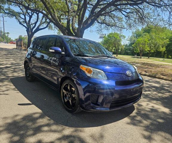 Photo of 2013 Silver Ignition Scion xD