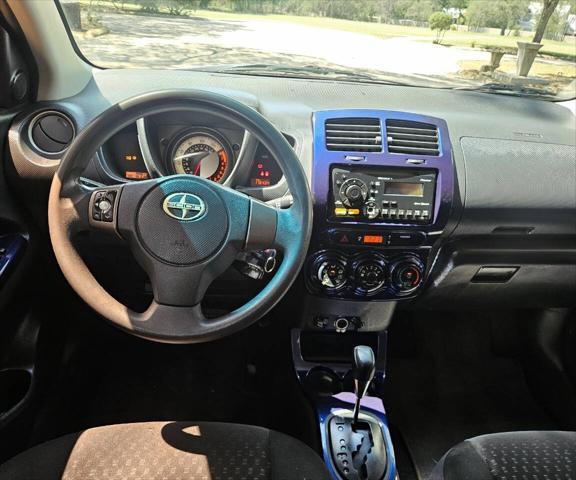 Photo of 2013 Silver Ignition Scion xD
