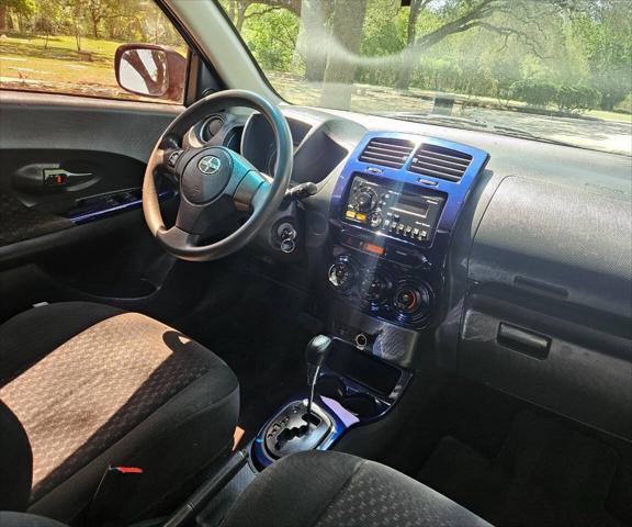Photo of 2013 Silver Ignition Scion xD