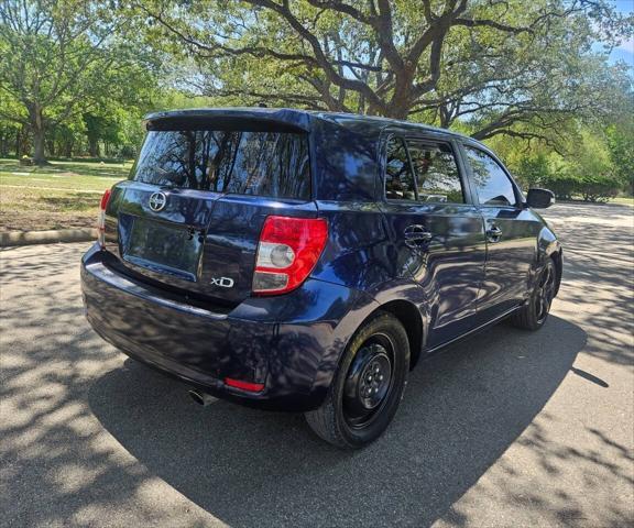 Photo of 2013 Silver Ignition Scion xD