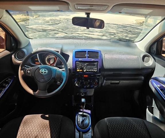 Photo of 2013 Silver Ignition Scion xD